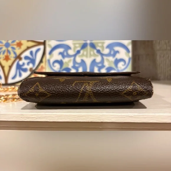 Authentic Vintage Louis Vuitton Compact Wallet - Picture 9 of 13